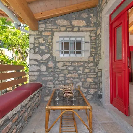 Ismini Kaminaki * Nisaki (Corfu)