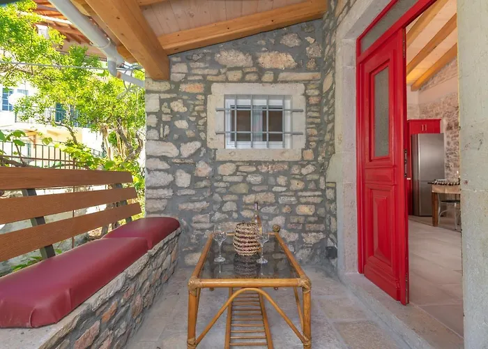 Ismini Kaminaki * Nisaki (Corfu)